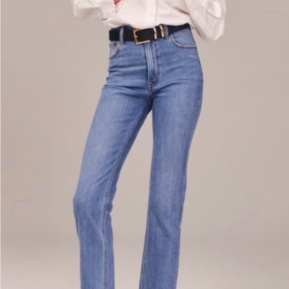 Abercrombie & Fitch The Ankle Straight Ultra High Rise Medium Wash